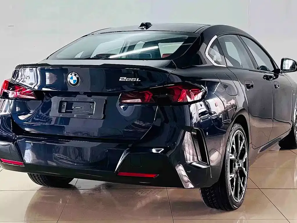 BMW 2 Series 2025 из CN, фото 5