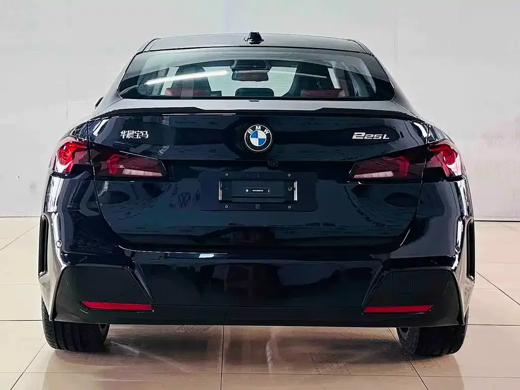 BMW 2 Series 2025 из CN, фото 7