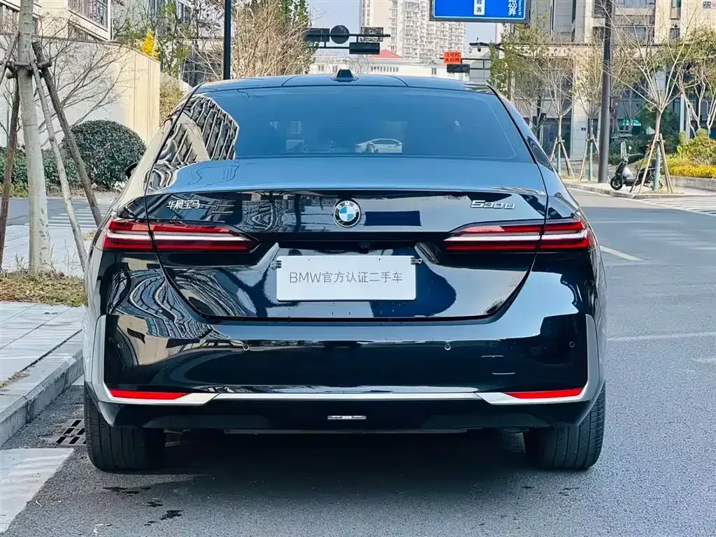 BMW 5 Series — фото 10