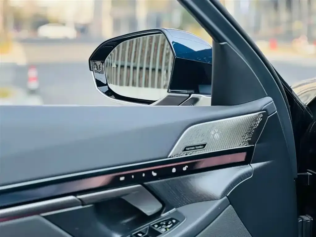 BMW 5 Series — фото 2
