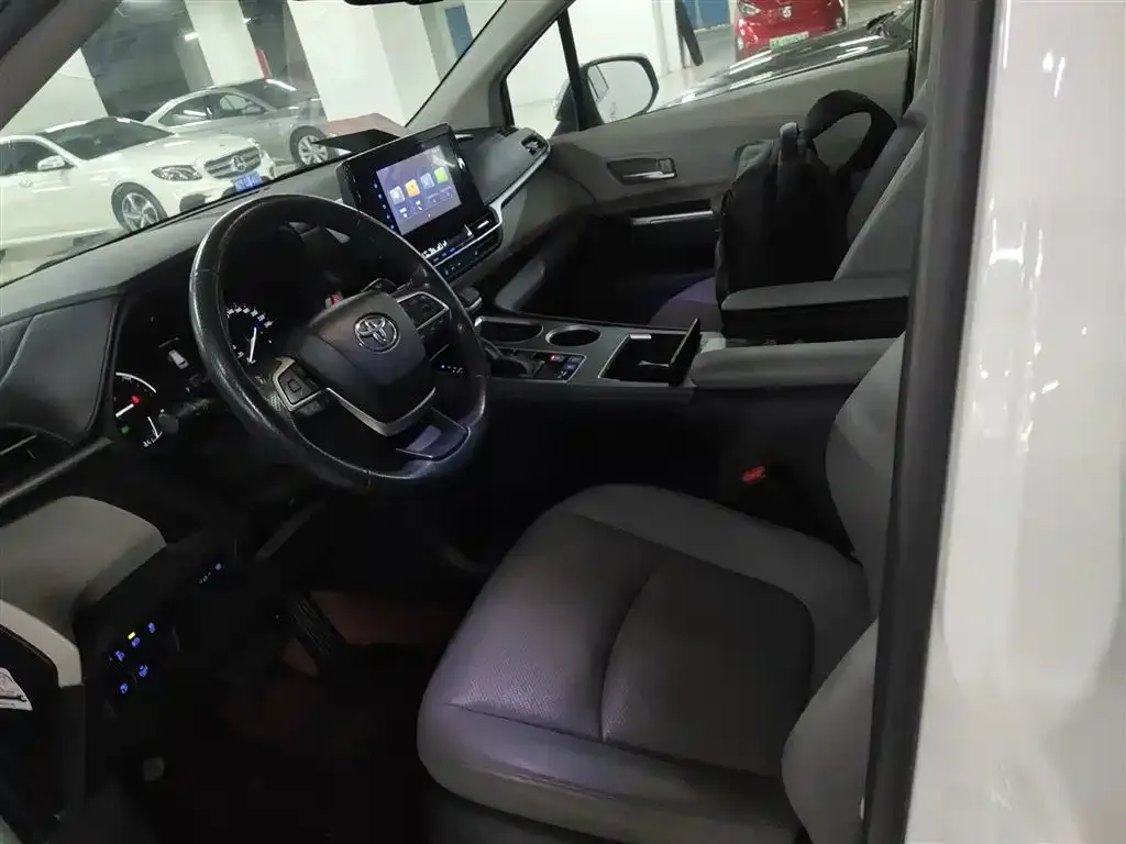 Toyota Sienna 2022 из CN, фото 7