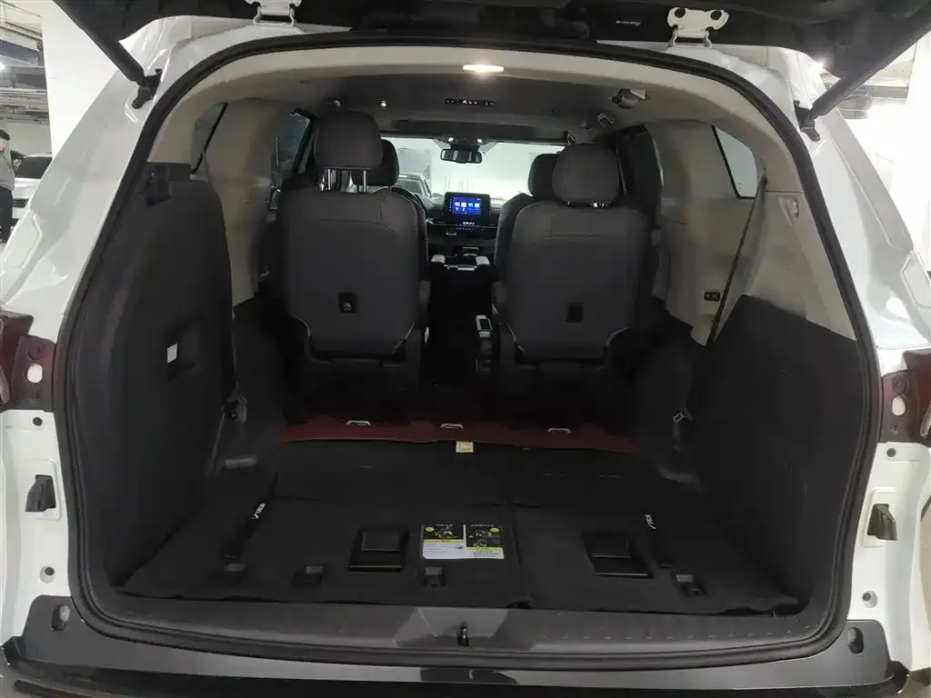Toyota Sienna 2022 из CN, фото 2