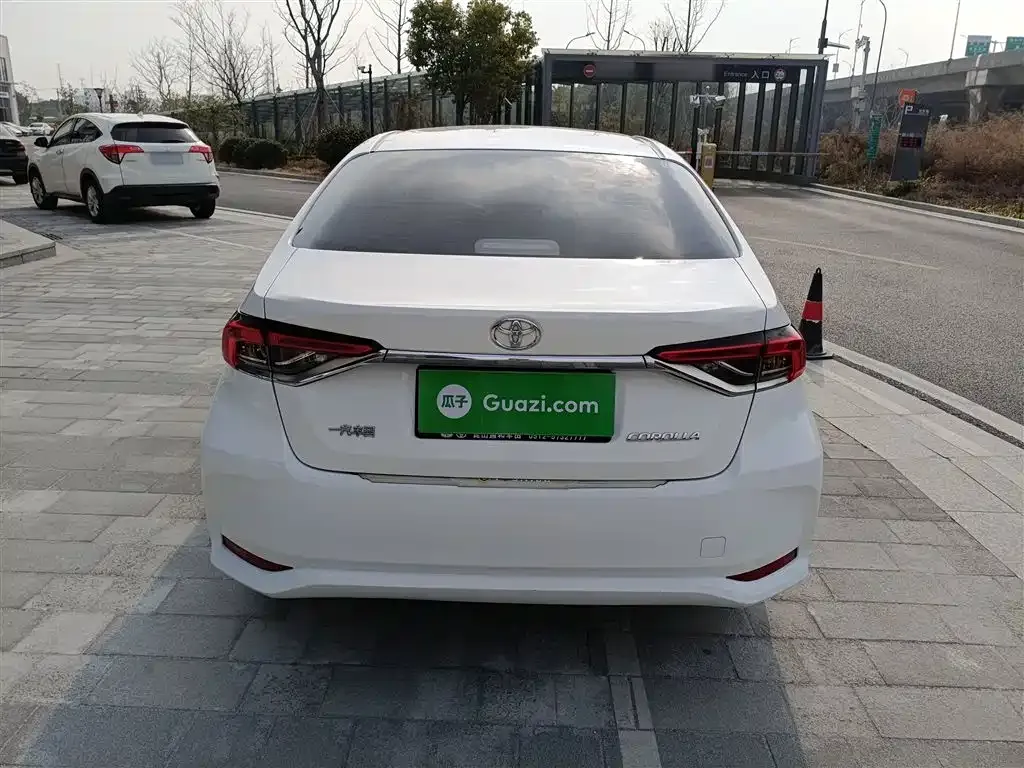 Toyota Corolla 2023 из CN, фото 4