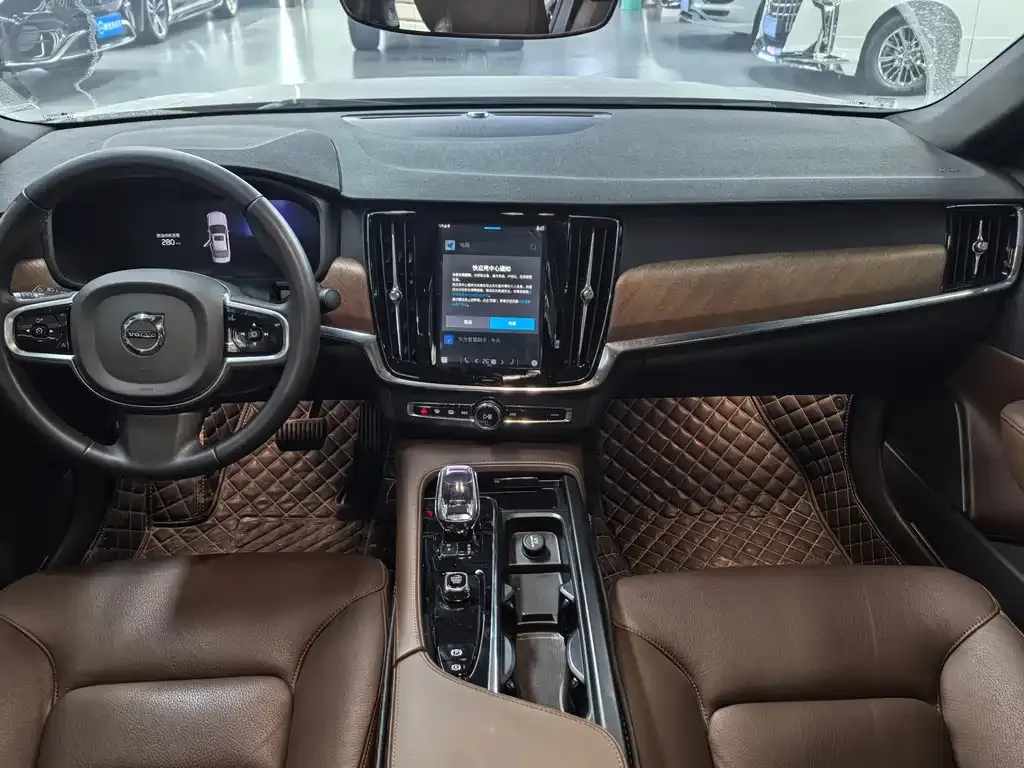 Volvo S90 2024 из CN, фото 5