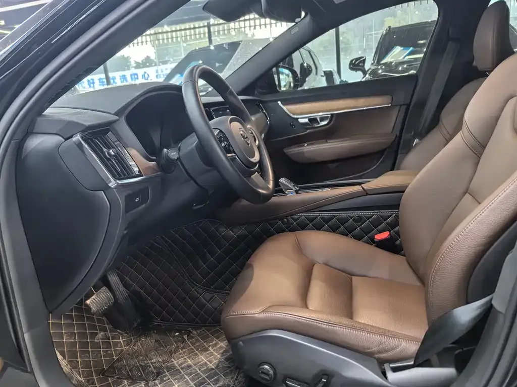 Volvo S90 2024 из CN, фото 6