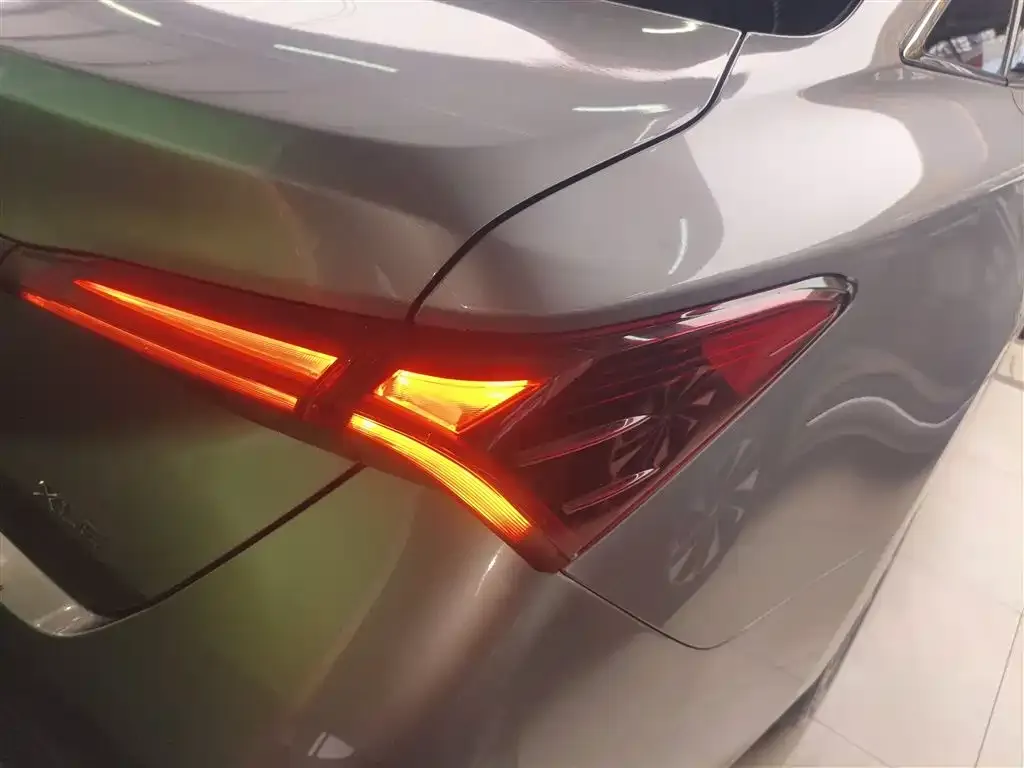 Toyota Avalon 2021 из CN, фото 8