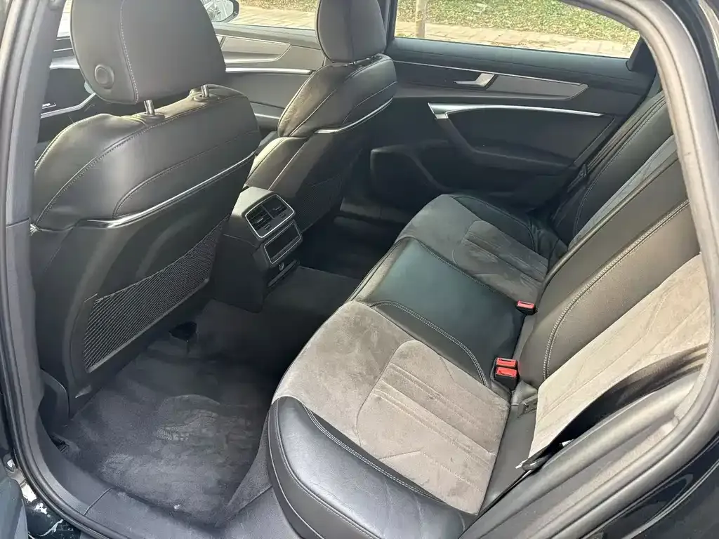 Audi A6L 2022 из CN, фото 2