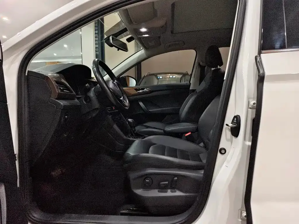 Volkswagen Tharu 2021 из CN, фото 10