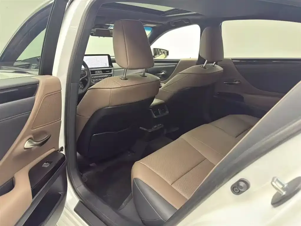 Lexus ES 2023 из CN, фото 3