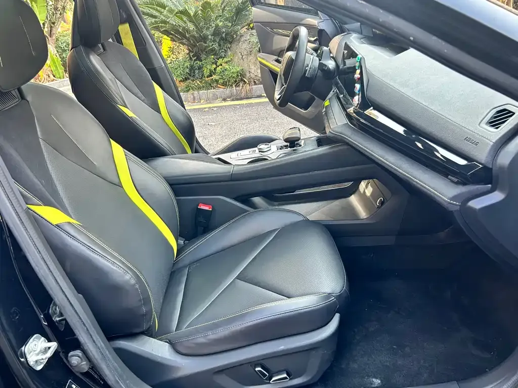 Changan UNI-V 2023 из CN, фото 3