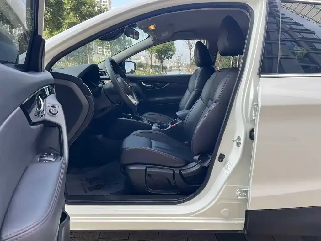 Nissan Qashqai 2022 из CN, фото 2