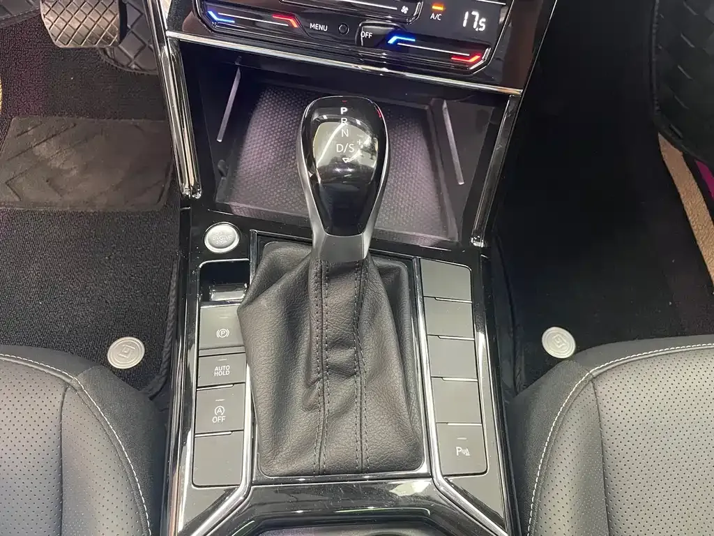 Volkswagen Passat — фото 10
