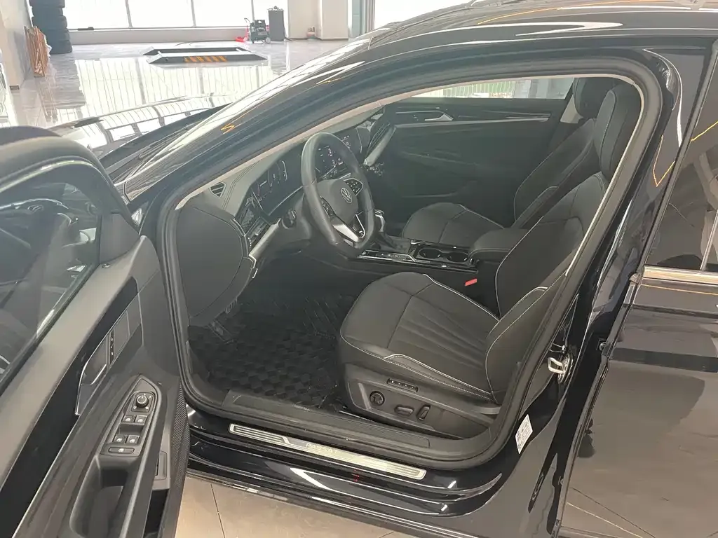 Volkswagen Passat — фото 8
