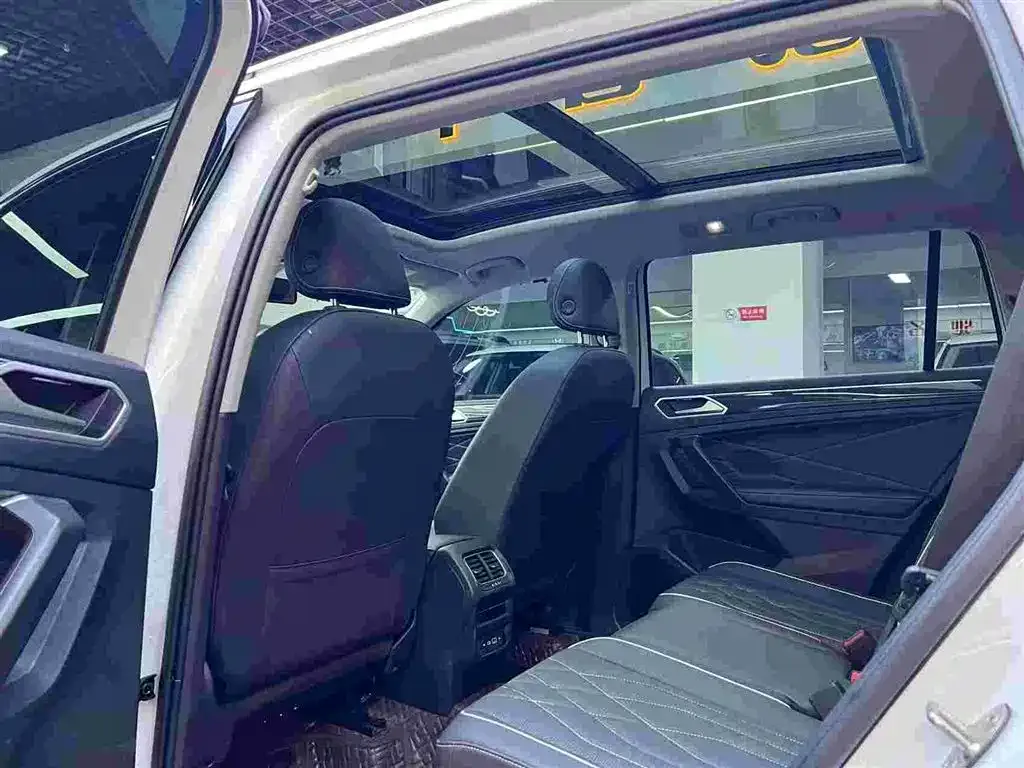Volkswagen Tiguan L 2023 из CN, фото 4