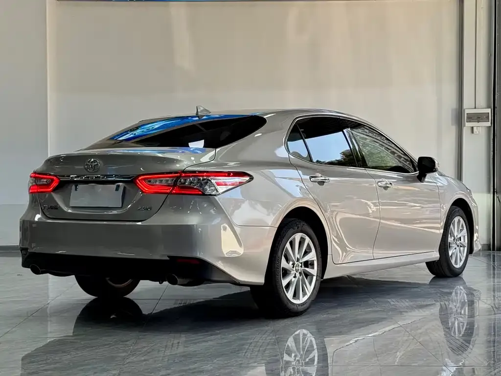 Toyota Camry 2021 из CN, фото 8