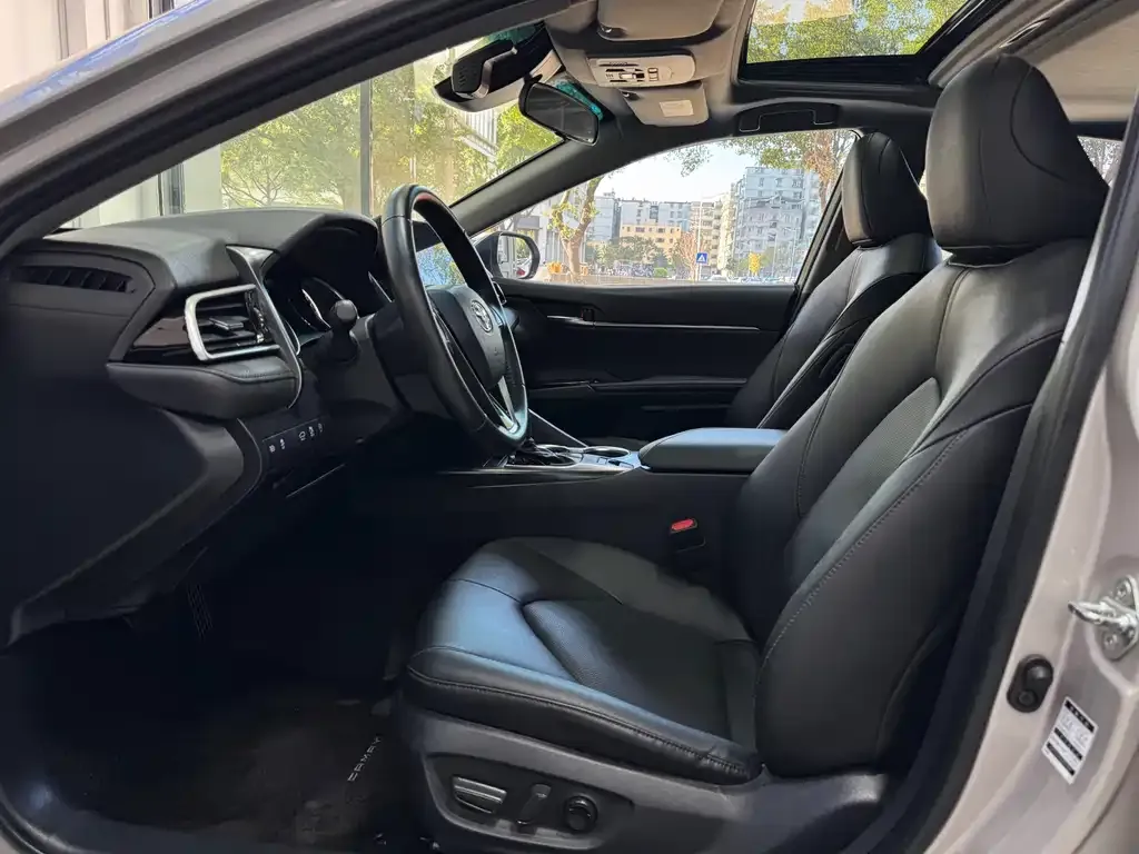 Toyota Camry 2021 из CN, фото 5