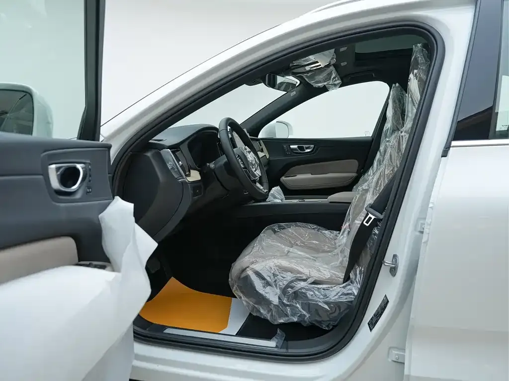 Volvo XC60 2025 из CN, фото 8