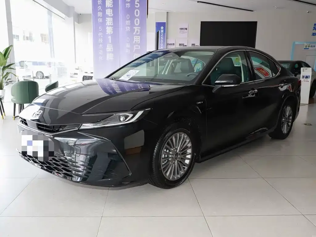 Toyota Camry 2025 из CN, фото 1