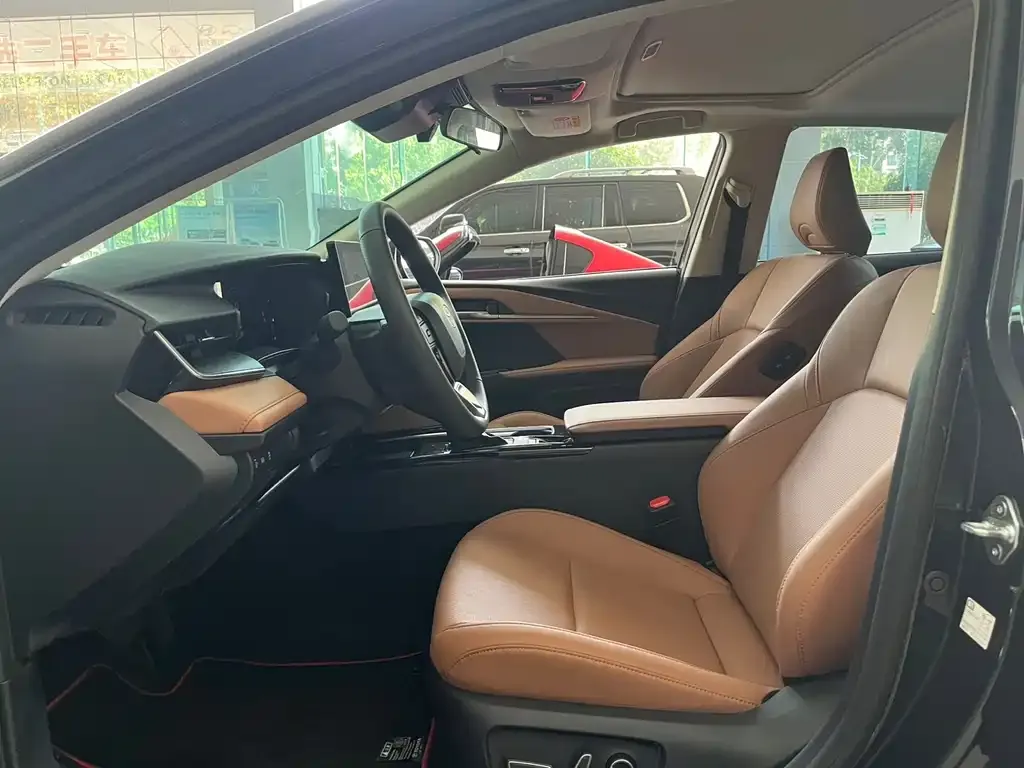 Toyota Camry 2025 из CN, фото 2