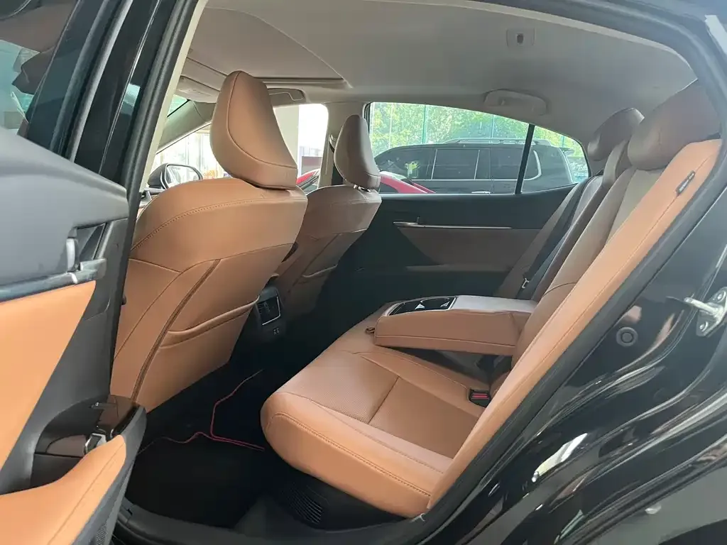 Toyota Camry 2025 из CN, фото 4