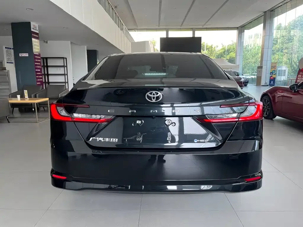 Toyota Camry 2025 из CN, фото 3