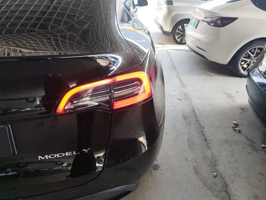 Tesla Model Y 2024 из CN, фото 3