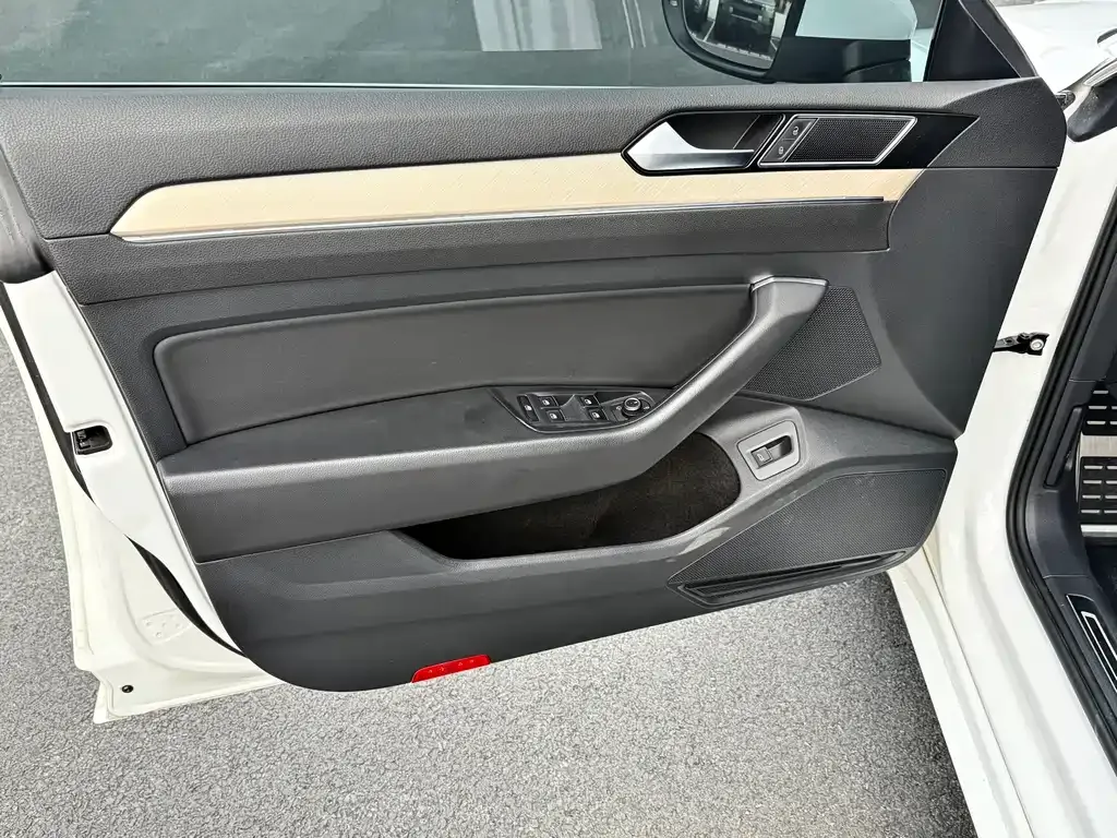 Volkswagen CC 2022 из CN, фото 7