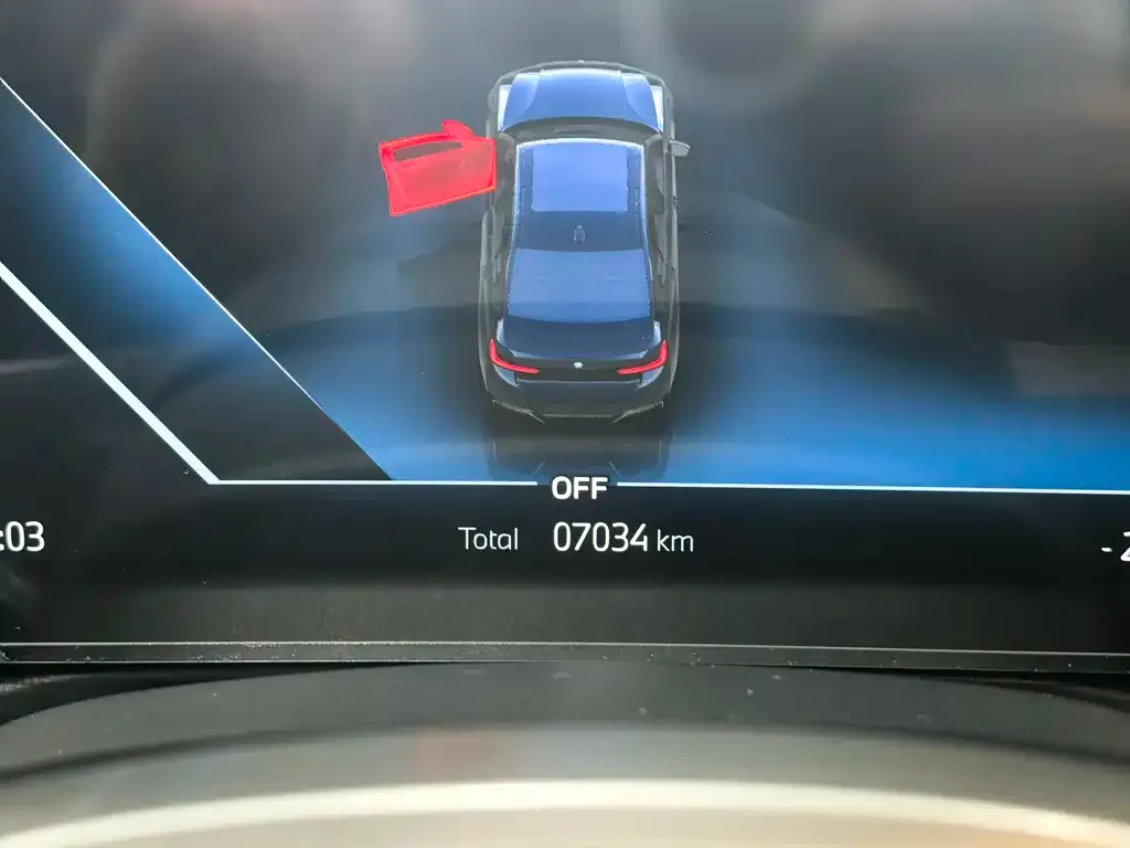 BMW i3 2024 из CN, фото 3