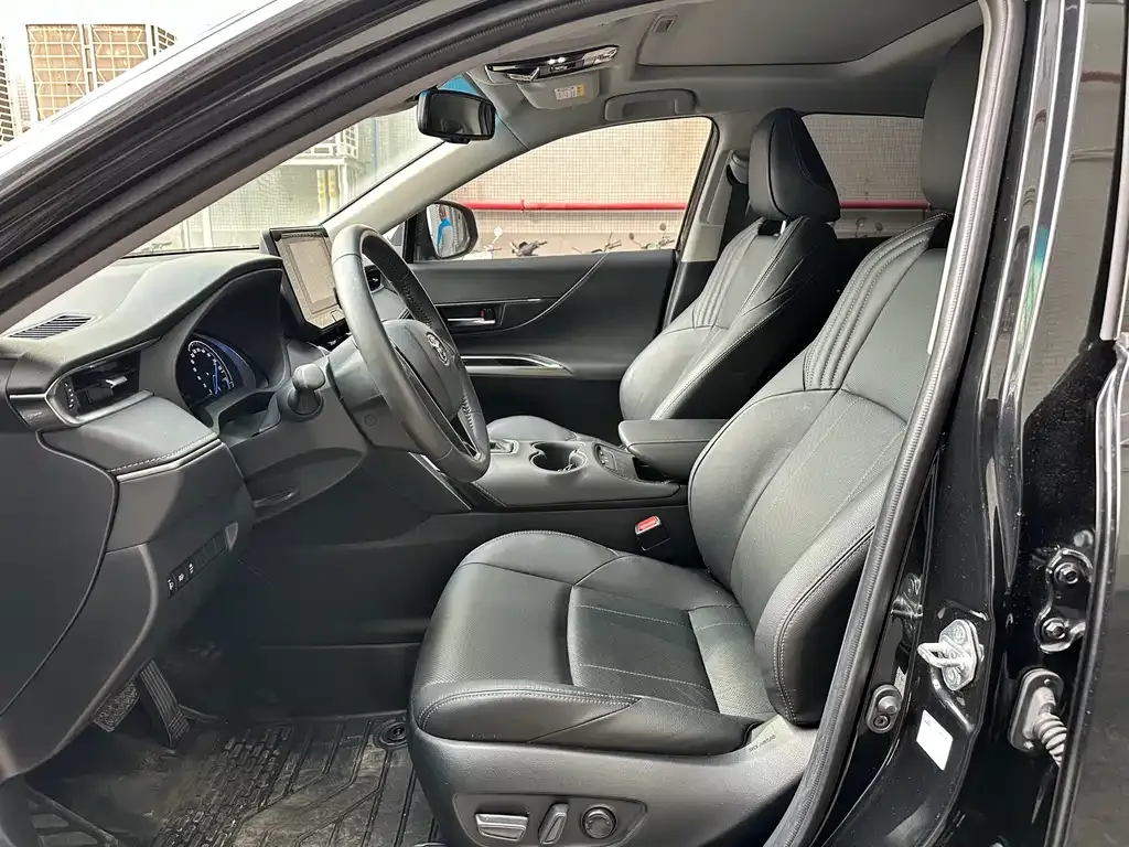 Toyota Harrier 2022 из CN, фото 8