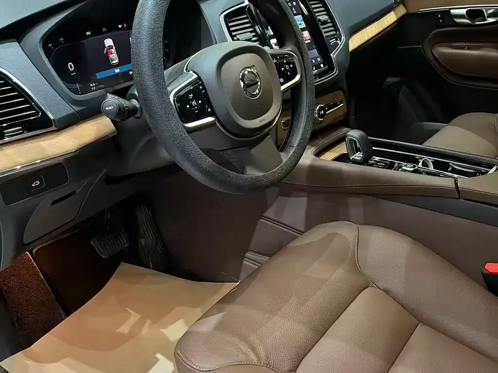 Volvo XC90 2025 из CN, фото 4