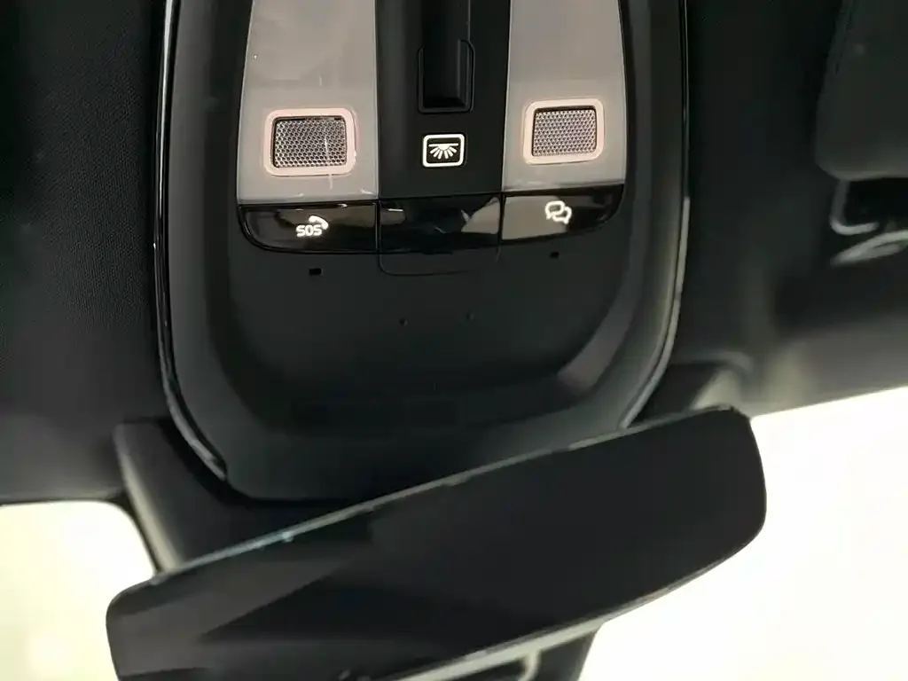 Volvo XC90 2025 из CN, фото 2