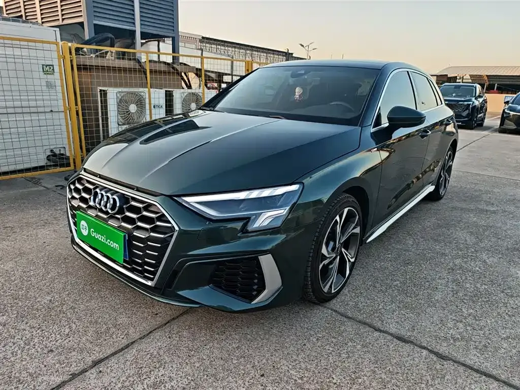 Audi A3 2023 из CN, фото 2