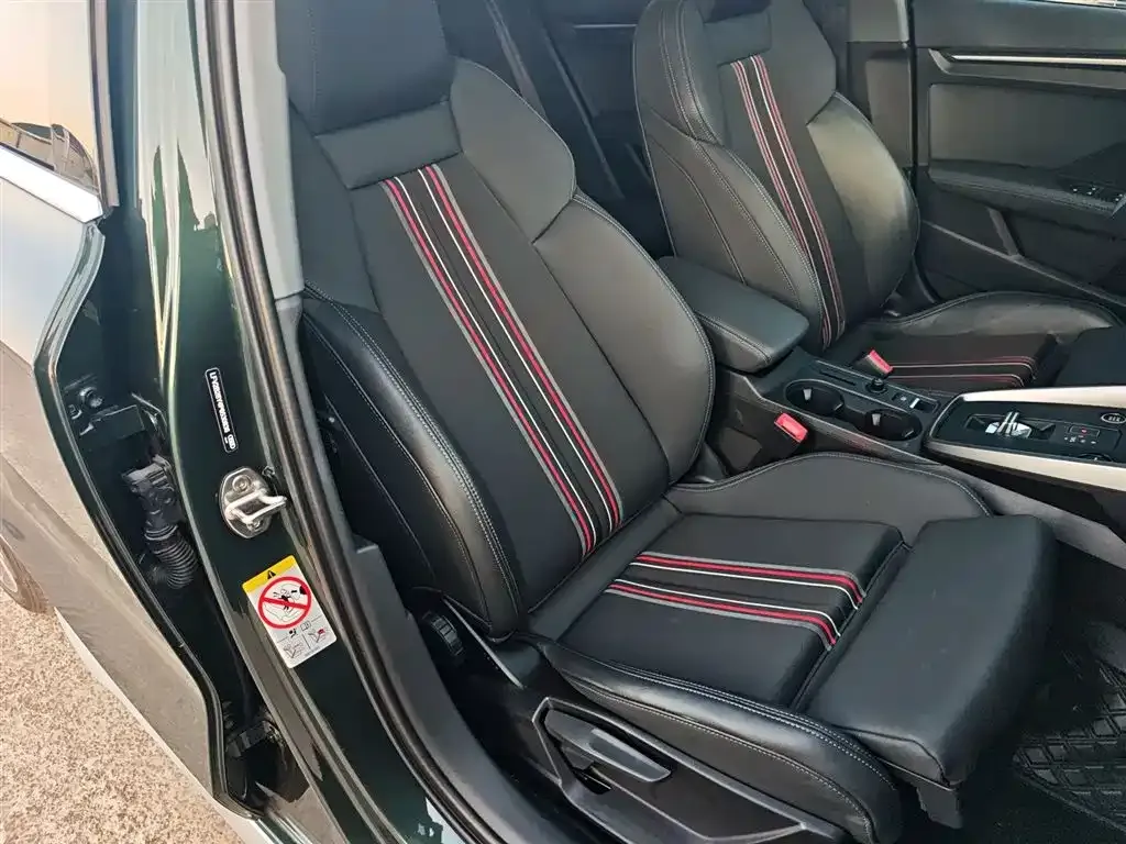Audi A3 2023 из CN, фото 4