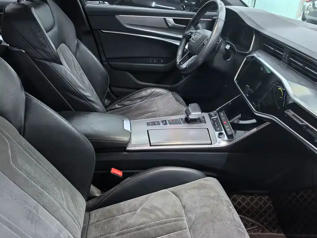 Audi A6L 2021 из CN, фото 5