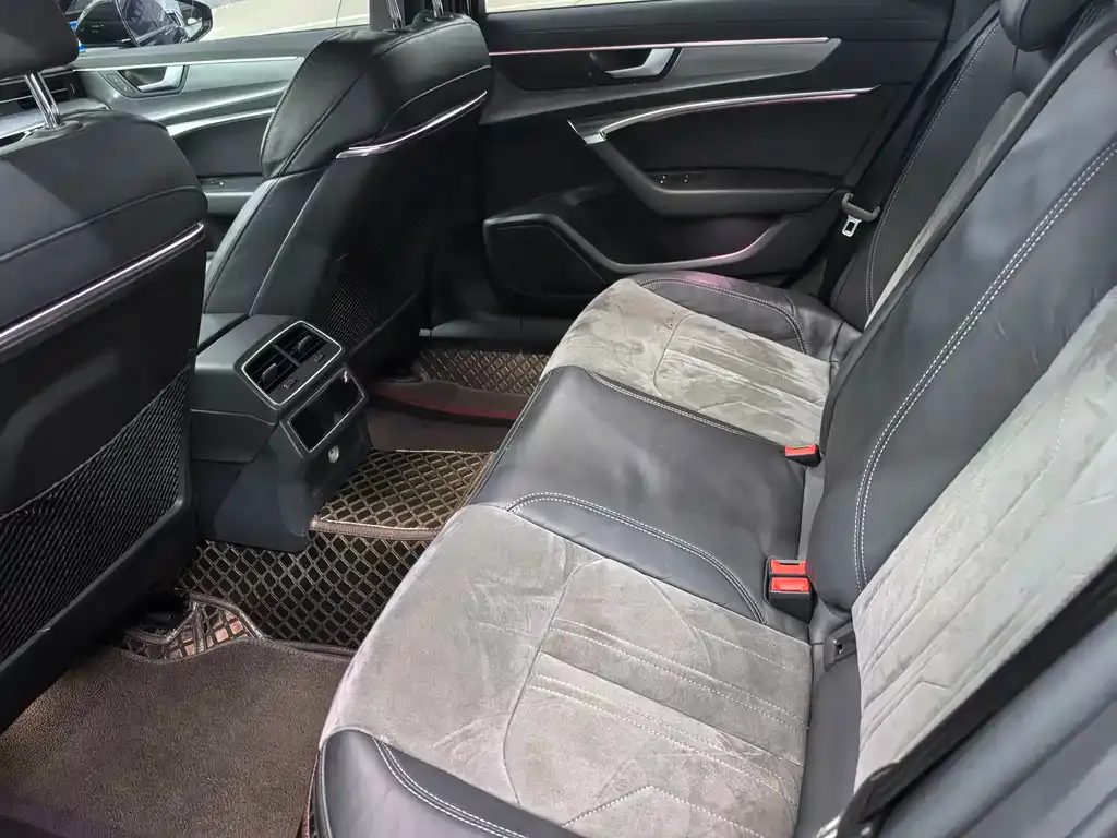 Audi A6L 2021 из CN, фото 6