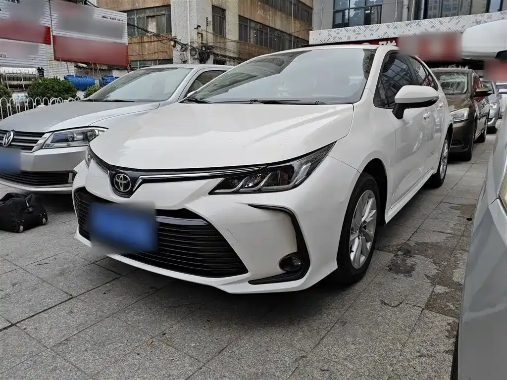 Toyota Corolla 2024 из CN, фото 1
