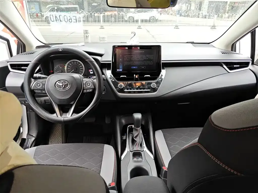 Toyota Corolla 2024 из CN, фото 2