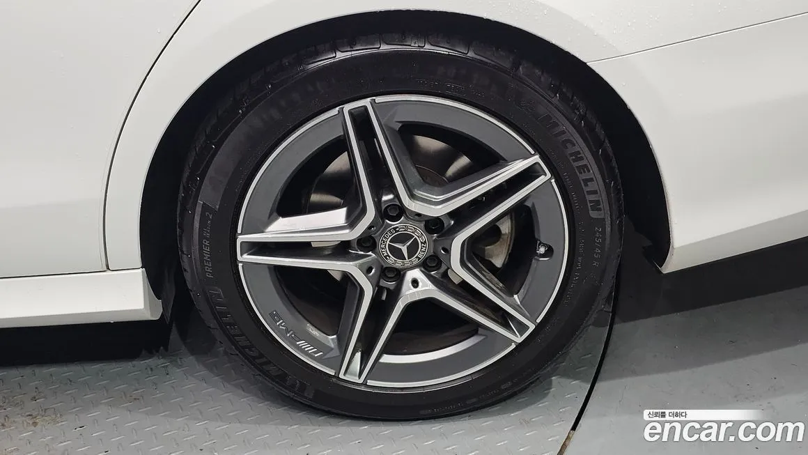 Mercedes-Benz E-Class 2023 из KR, фото 4