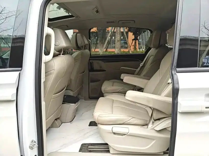 Buick GL8 2021 из CN, фото 2