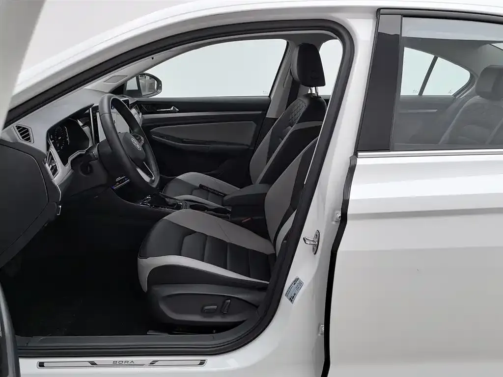Volkswagen Bora 2023 из CN, фото 10