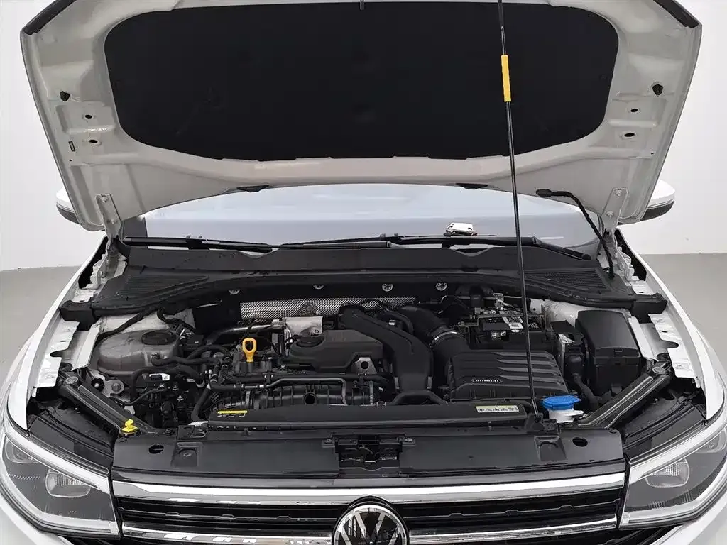 Volkswagen Bora 2023 из CN, фото 4
