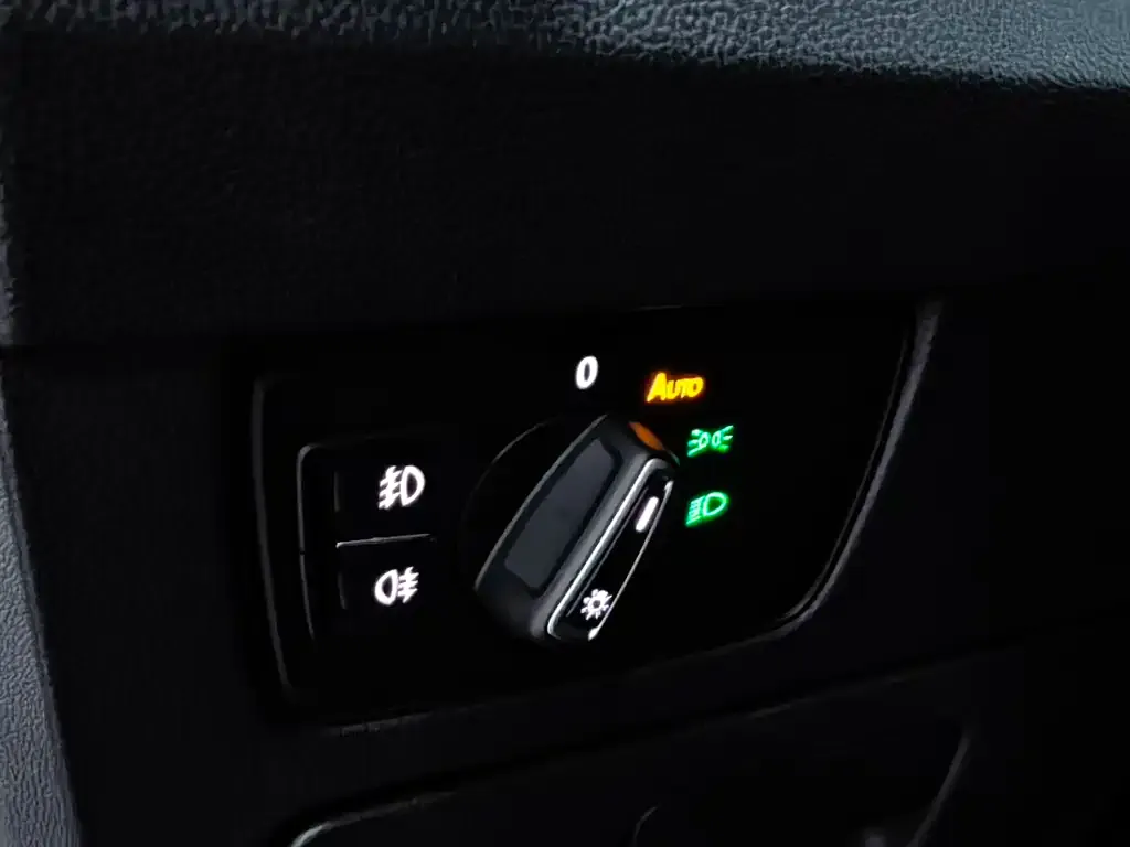 Volkswagen Magotan 2022 из CN, фото 2