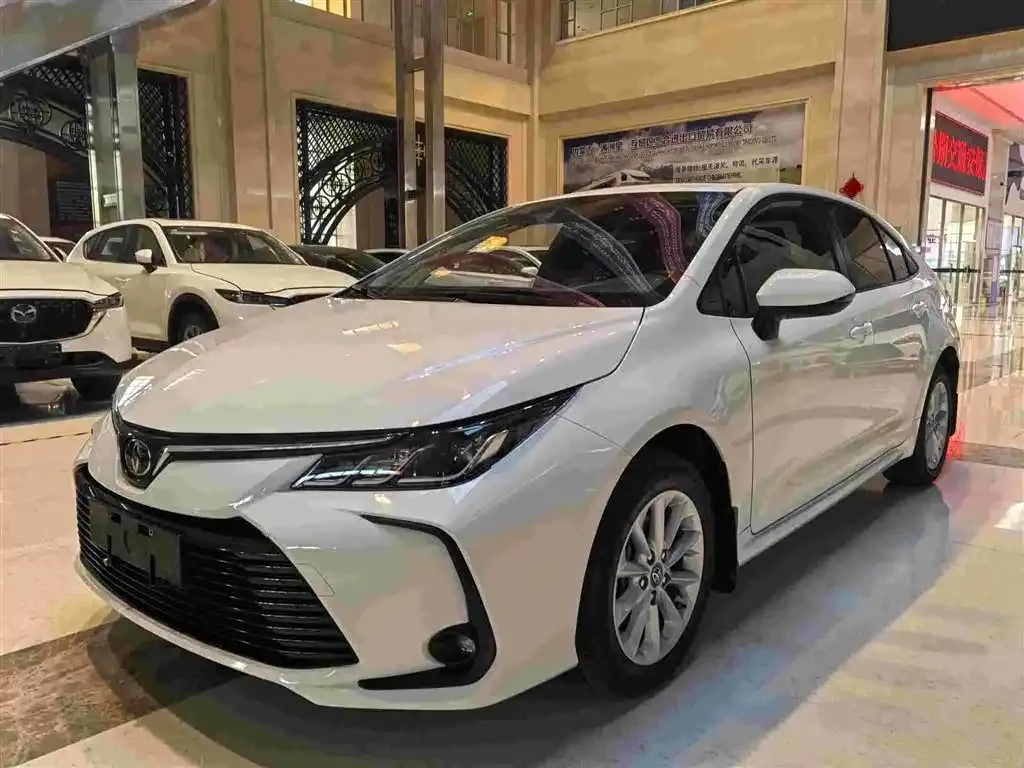 Toyota Corolla 2023 из CN, фото 1