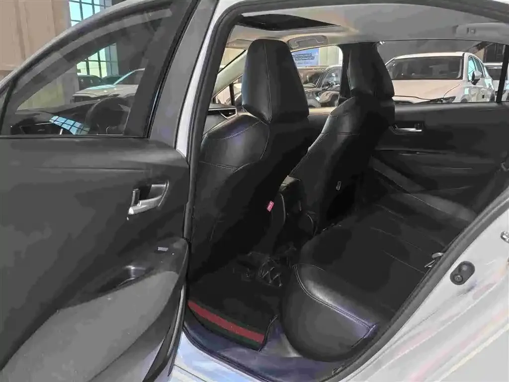 Toyota Corolla 2023 из CN, фото 2