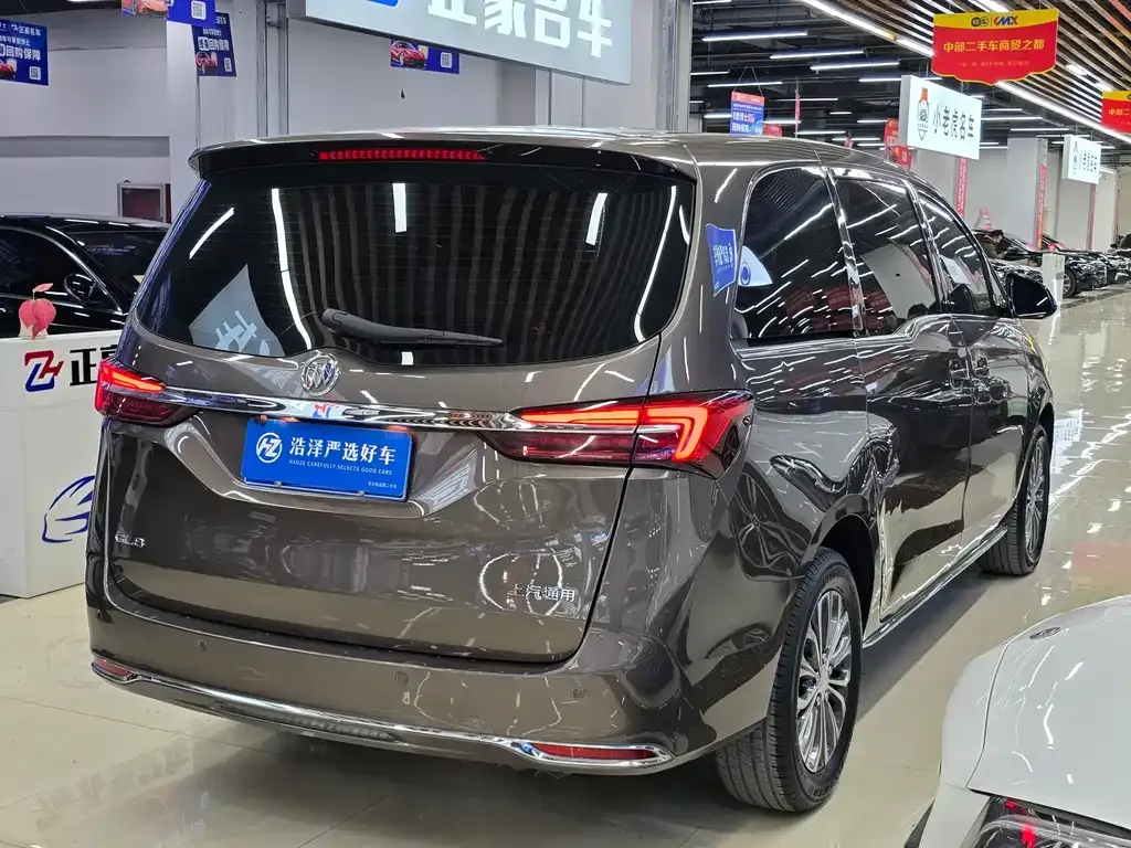Buick GL8 2023 из CN, фото 9