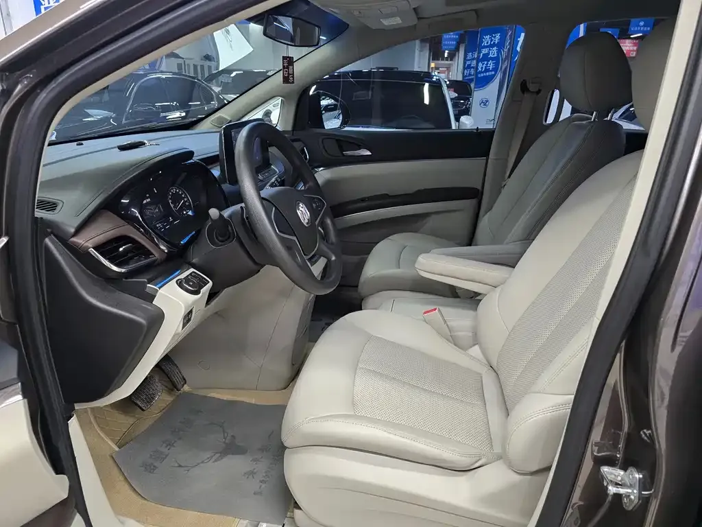 Buick GL8 2023 из CN, фото 4