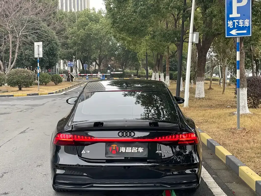 Audi A7 2023 из CN, фото 9