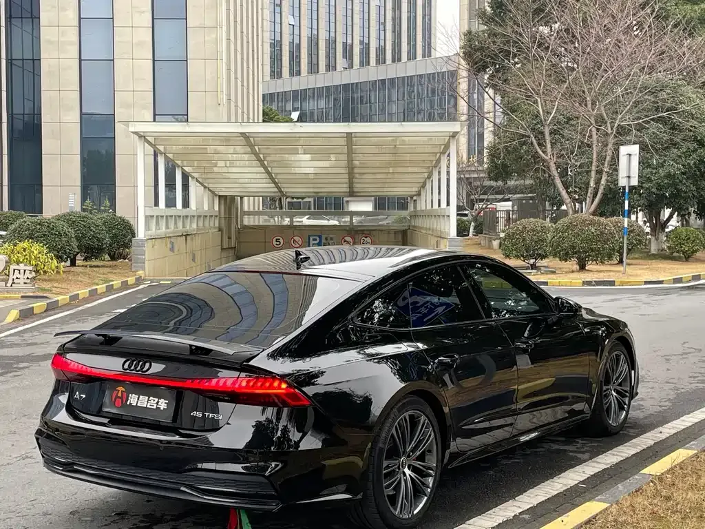 Audi A7 2023 из CN, фото 7
