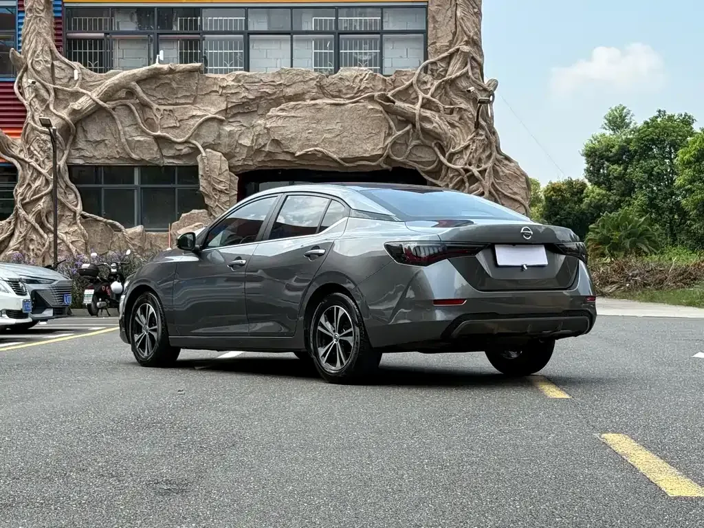 Nissan Sylphy 2023 из CN, фото 2