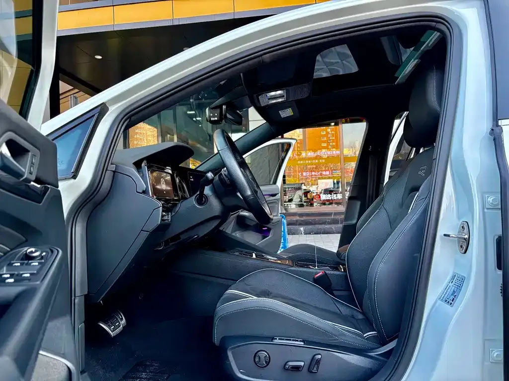 [object Object] Golf 2022 из CN, фото 4